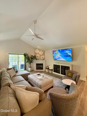 $2,500 | 324 Ballston Avenue, Unit A5, Saratoga Springs, NY 12866