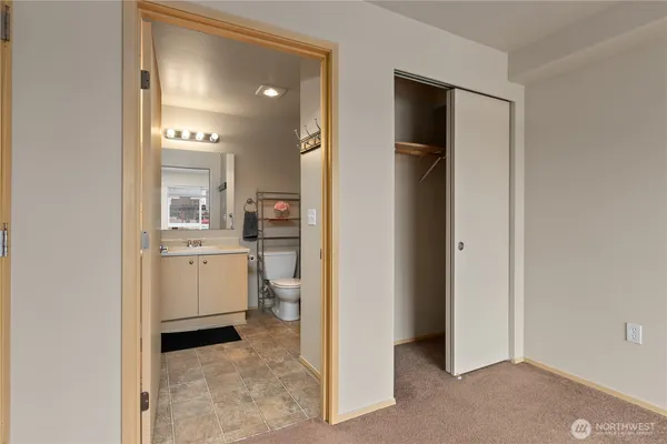 $269,995 | 2818 Grand Avenue, Unit B401, Everett, WA 98201