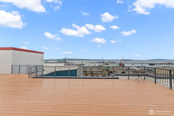 $269,995 | 2818 Grand Avenue, Unit B401, Everett, WA 98201
