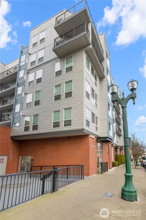$269,995 | 2818 Grand Avenue, Unit B401, Everett, WA 98201