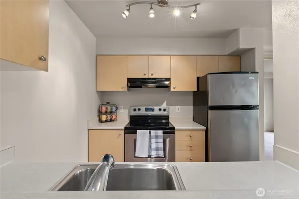 $269,995 | 2818 Grand Avenue, Unit B401, Everett, WA 98201
