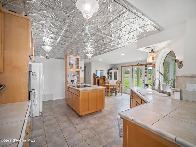 $895,500 | 10916 East Rinear Road, Valleyford, WA 99036