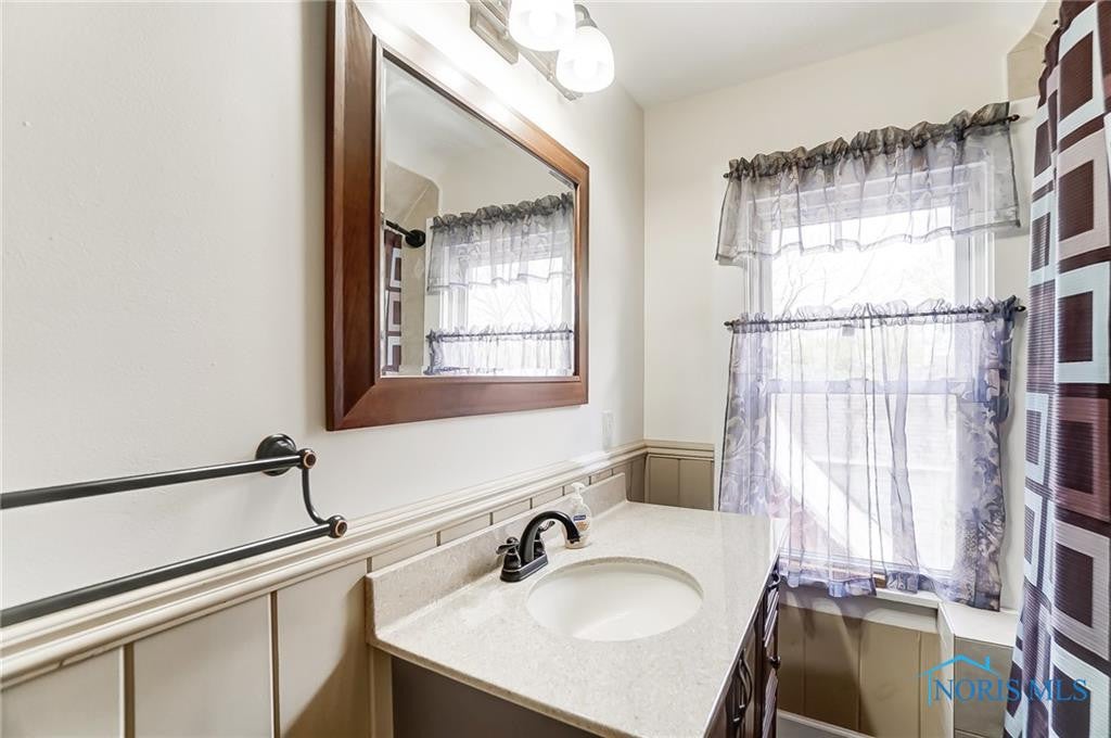1957 Loxley Road Toledo, OH 43613 - Photo 28 of 39 Gallery Image 28