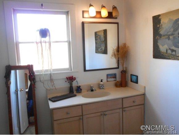 17 Delano Road Asheville, NC 28805 - Photo 15 of 24 Gallery Image 15