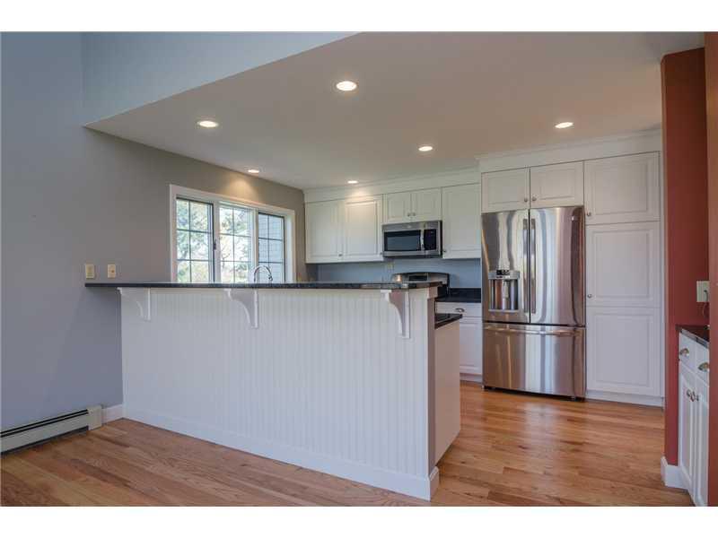 231 Fowler Road Cape Elizabeth, ME 04107 - Photo 17 of 35 Kitchen.