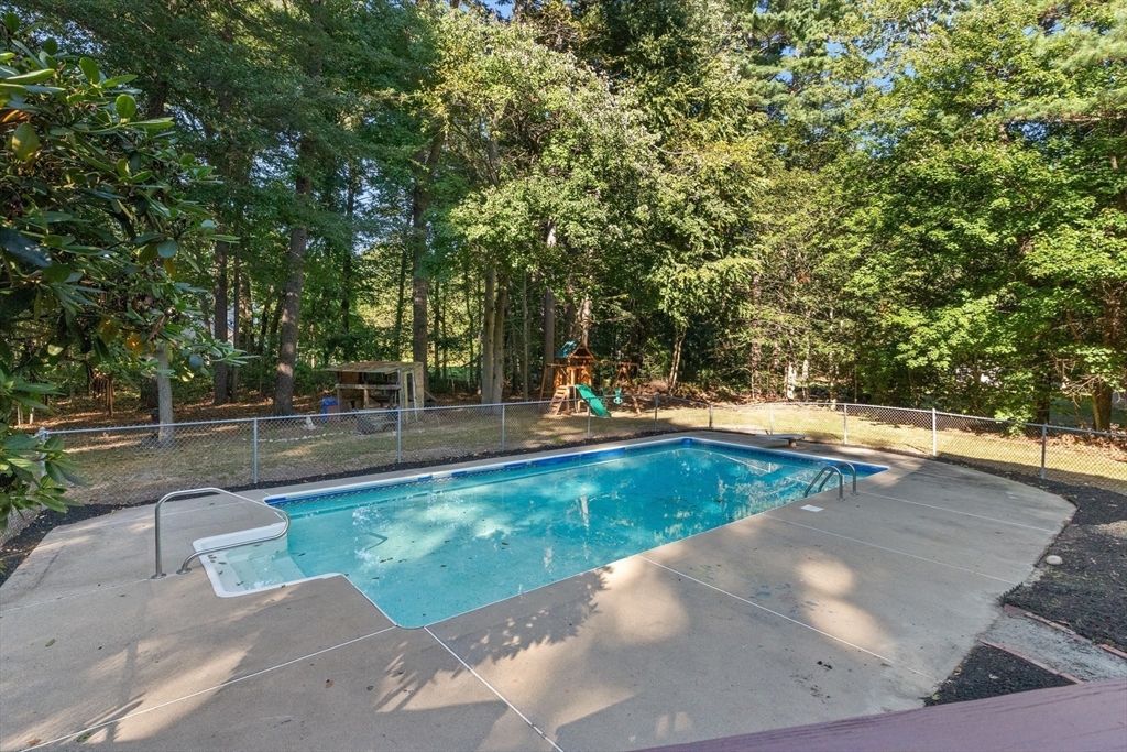 54 Baker Road Salisbury, MA 01952 - Photo 4 of 39