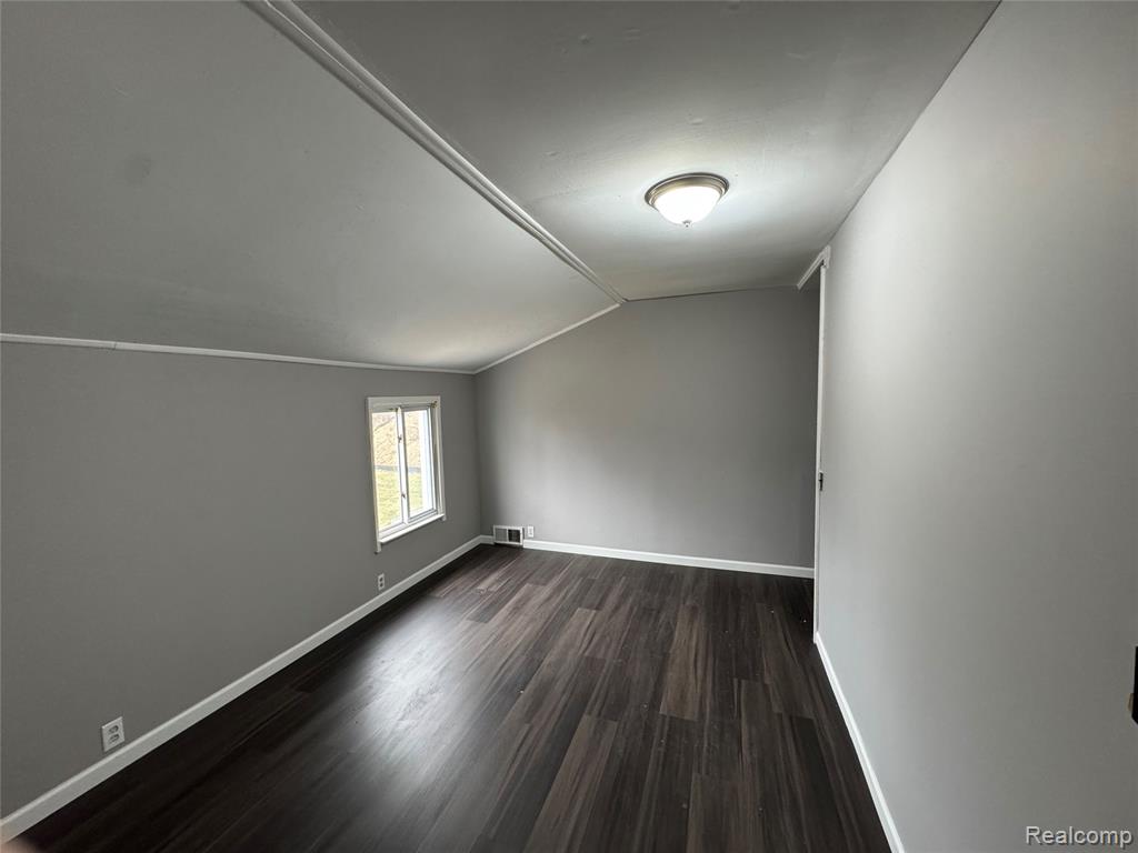 3165 Alpine Road Troy, MI 48084 - Photo 8 of 14