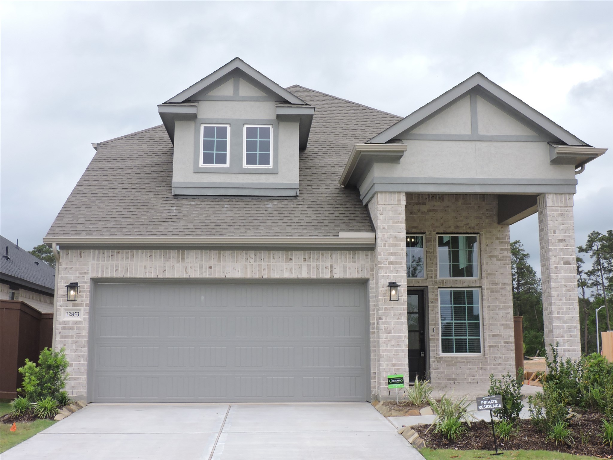 Let us Introduce you to this Newly built home, located in Evergreen Community.
12846 Meadow Wind Way Conroe Tx 77302. Ready for immediate move in.