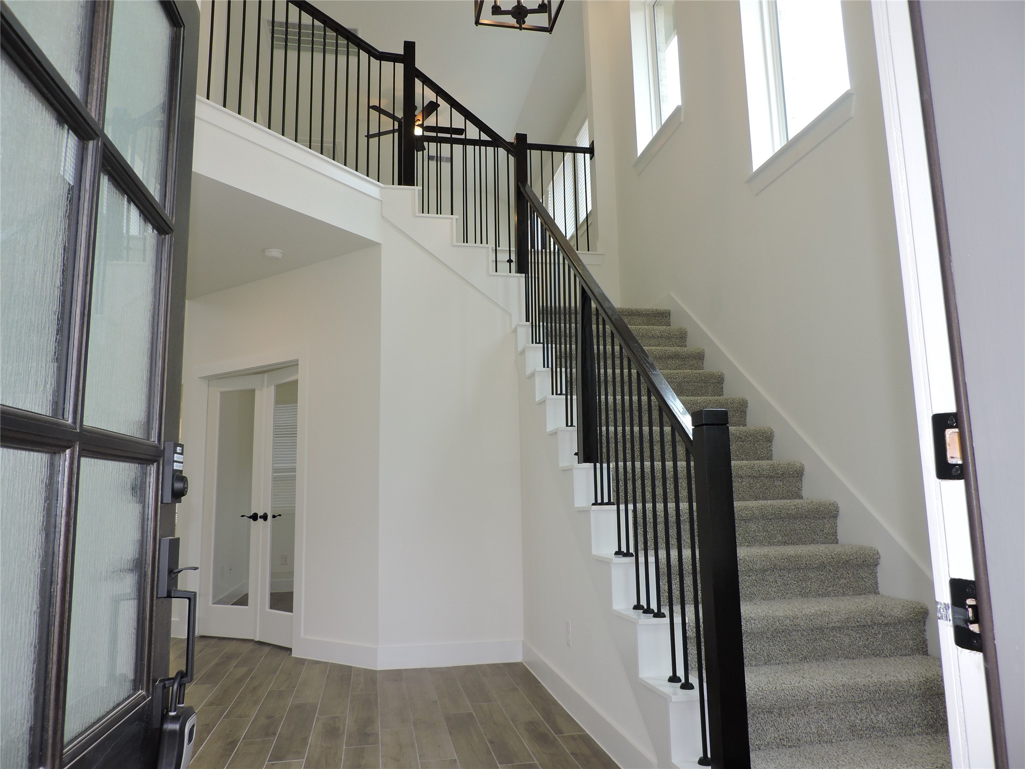 12853 Meadow Wind Way Conroe, TX 77302 - Photo 4 of 34