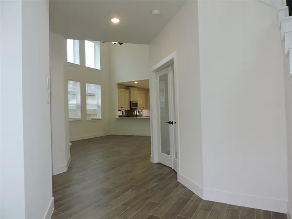 $2,800 | 12853 Meadow Wind Way, Conroe, TX 77302