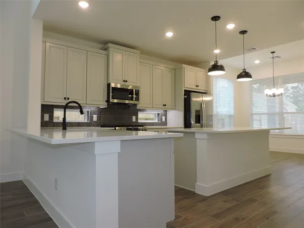 $2,800 | 12853 Meadow Wind Way, Conroe, TX 77302