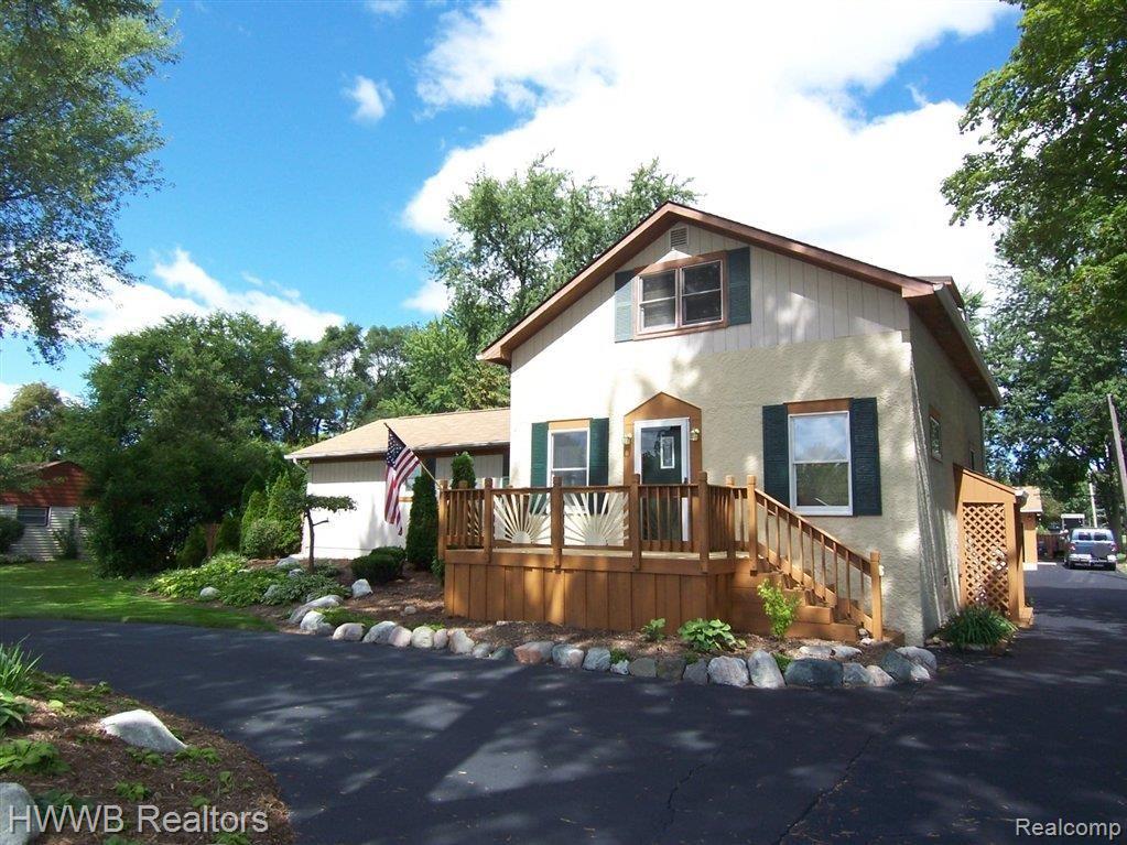 120 West Wattles Road Troy, MI 48098 - Photo 1 of 26 100_2443.jpg