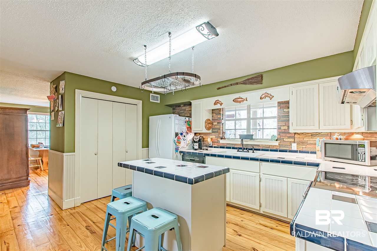 15167 Ridge Road Fairhope, AL 36532 - Photo 10 of 32 Kitchen