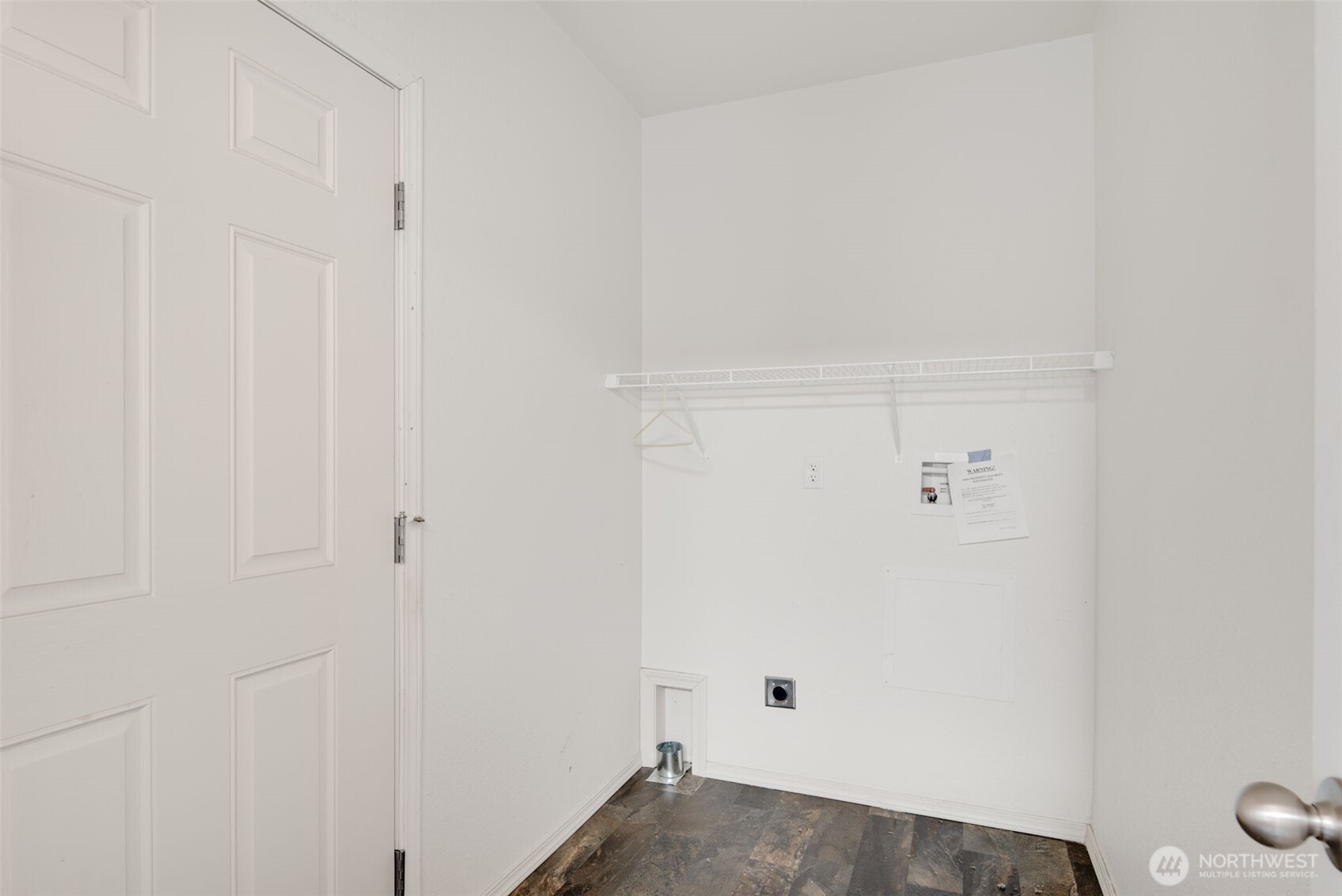 4322 Ocean Beach Highway Longview, WA 98632 - Photo 30 of 40 a view of room