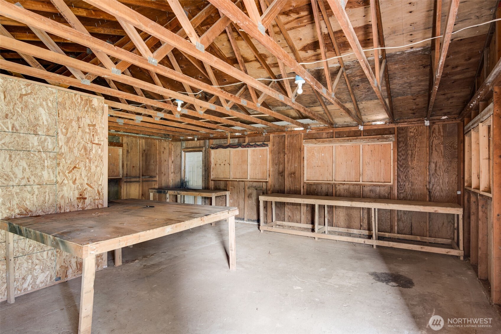 4322 Ocean Beach Highway Longview, WA 98632 - Photo 32 of 40 a view of a room with gym equipment