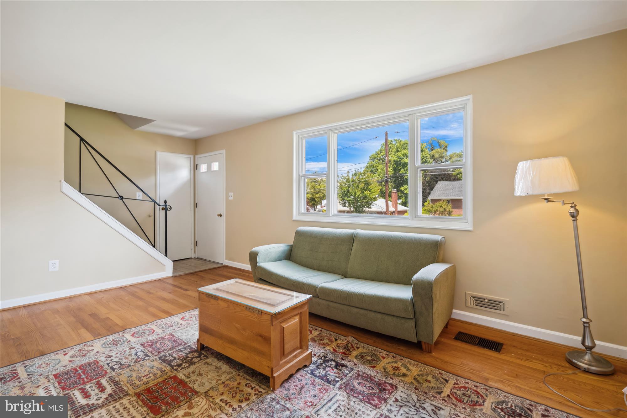 12724 Feldon Street Silver Spring, MD 20906 - Photo 3 of 22 Living Room