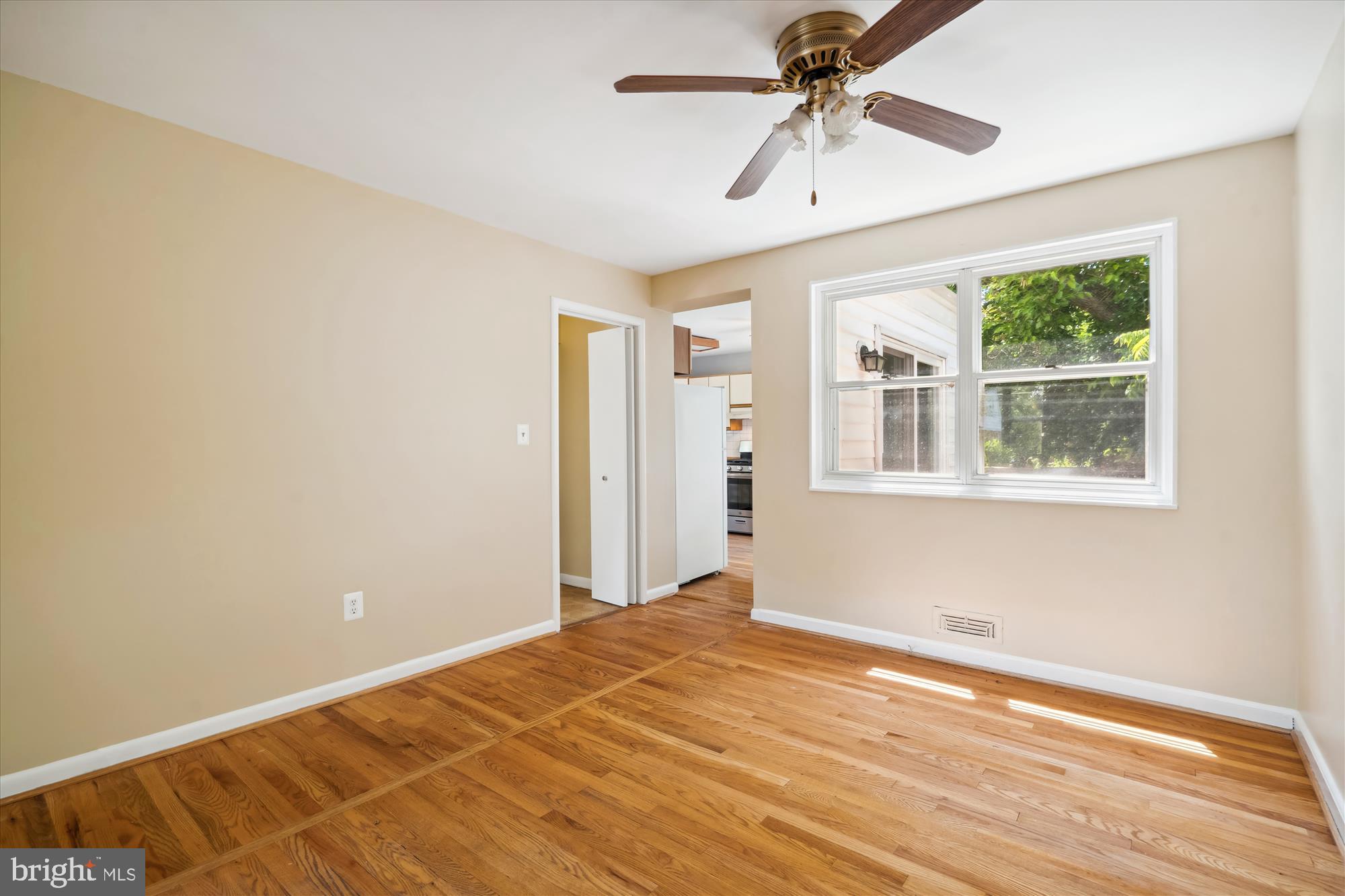 12724 Feldon Street Silver Spring, MD 20906 - Photo 4 of 22 Dining Room