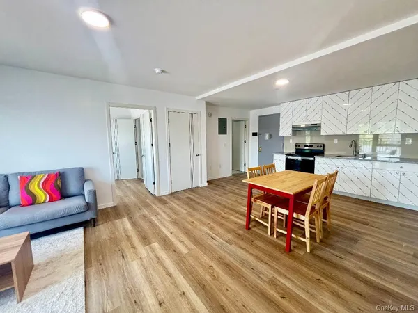 $623,000 | 70-25 Queens Boulevard, Unit 1F | Woodside