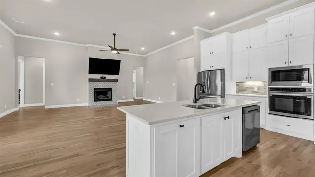 $629,000 | 121 Dubois Road, Poolville, TX 76487