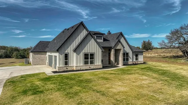 $629,000 | 121 Dubois Road, Poolville, TX 76487