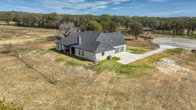 $629,000 | 121 Dubois Road, Poolville, TX 76487