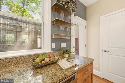 $895,000 | 1425 C Street Northeast, Washington, DC 20002