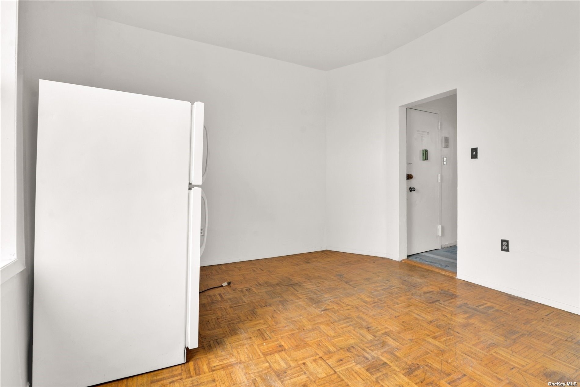 695 Meeker Avenue, Unit 6 Brooklyn, NY 11222 - Photo 5 of 17 a view of an empty room