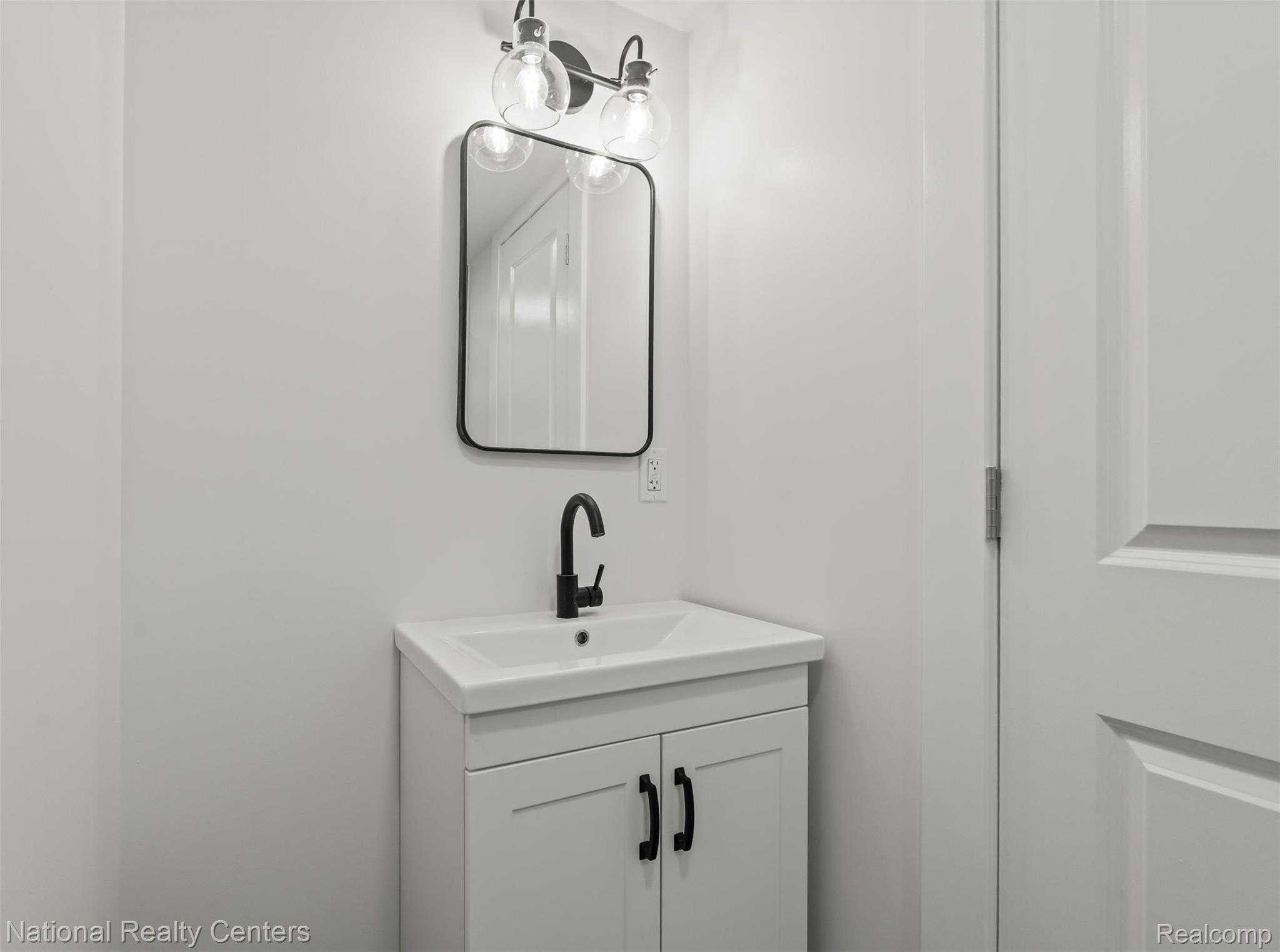 2616 Kenmore Road Berkley, MI 48072 - Photo 20 of 39 Kenmore-29.jpg