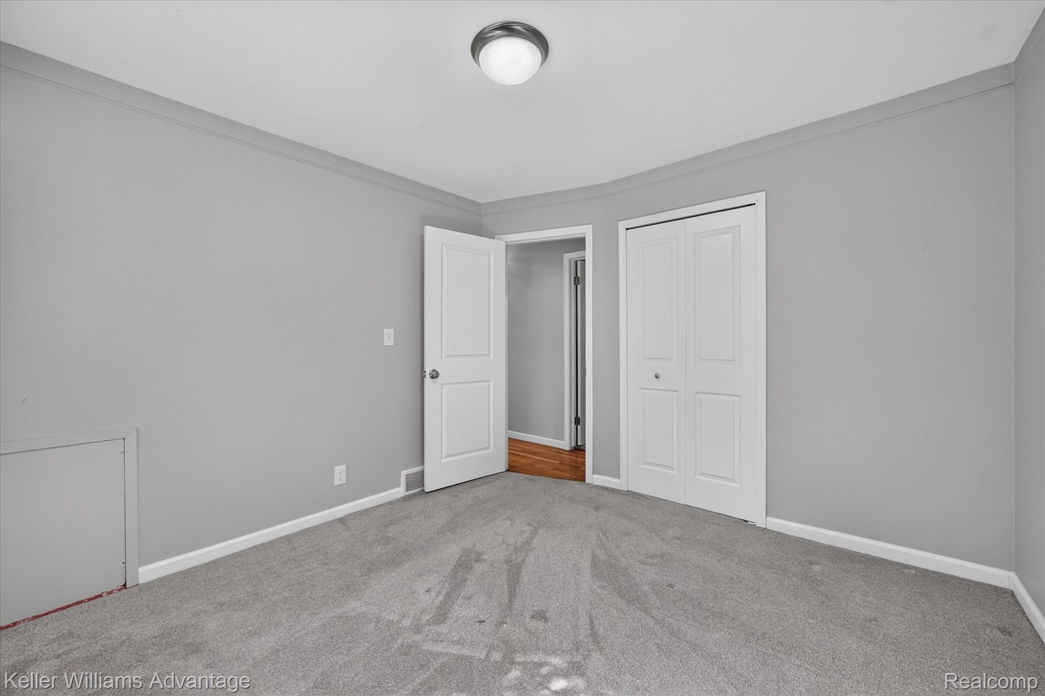 31428 Hartwick Drive Warren, MI 48088 - Photo 22 of 40 24-31428-Hartwick-Dr-Warren-WindowStill.jpg