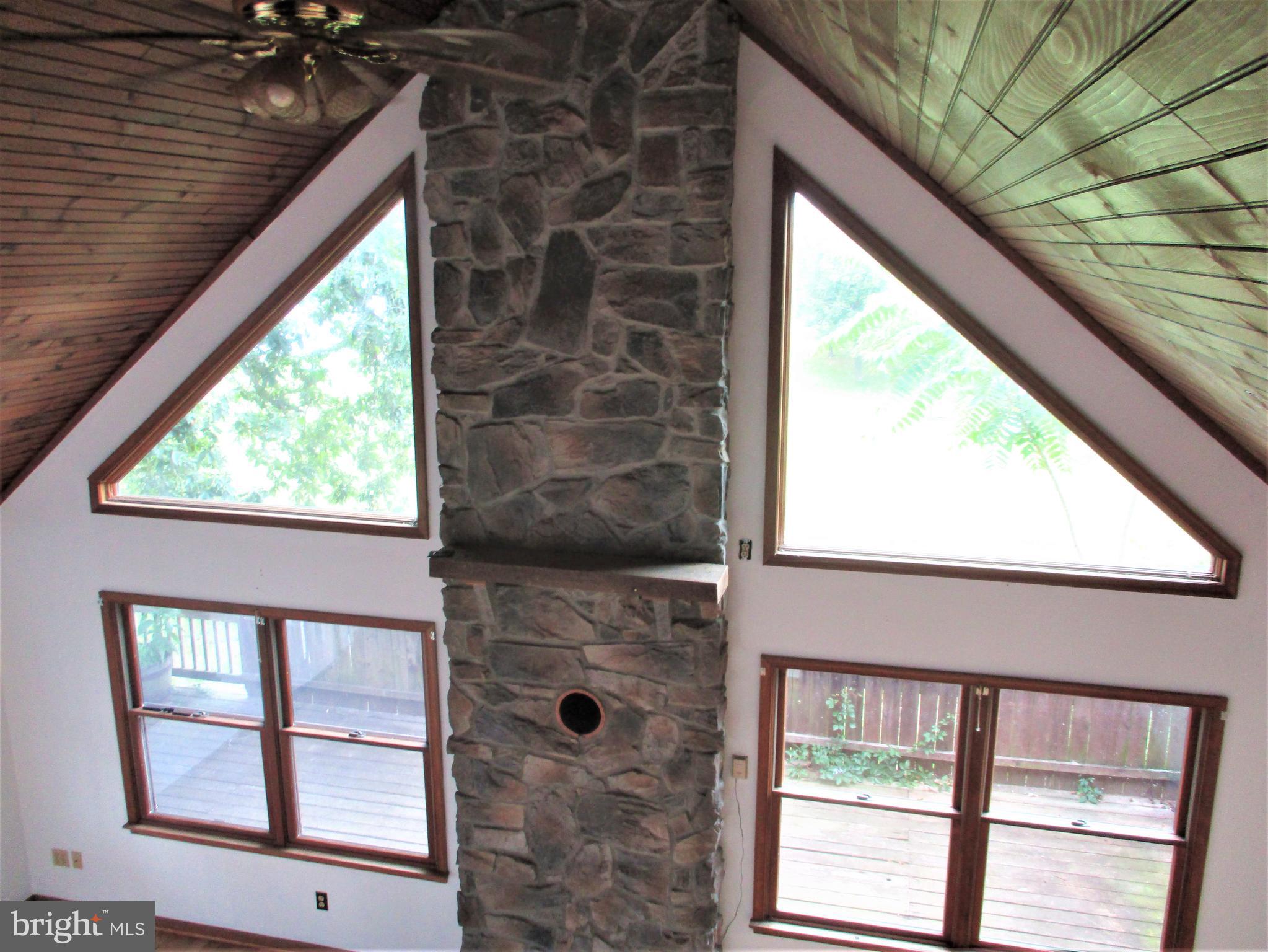 858 New Hope Road Berkeley Springs, WV 25411 - Photo 11 of 22 Gallery Image 11