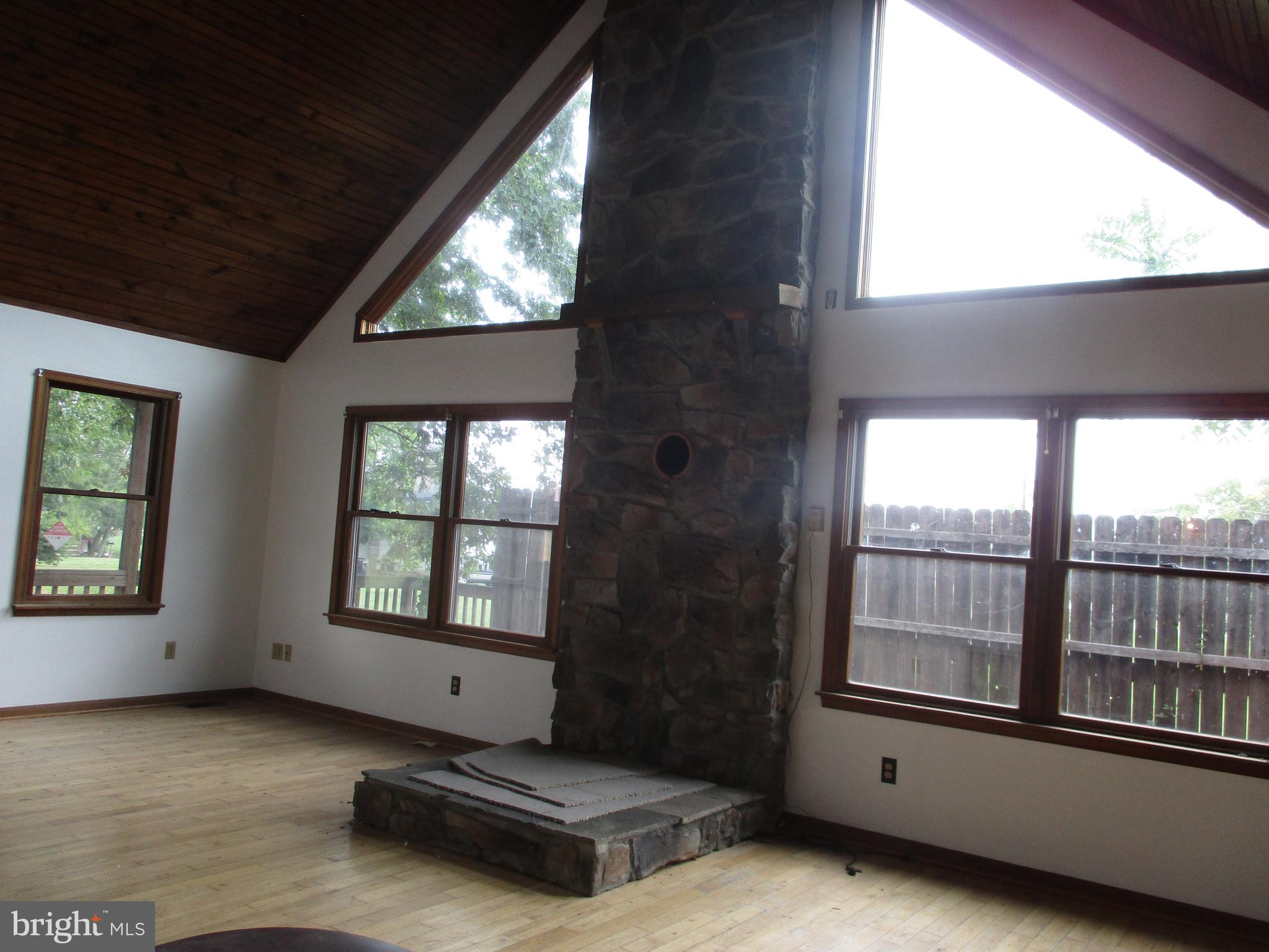 858 New Hope Road Berkeley Springs, WV 25411 - Photo 12 of 22 Gallery Image 12