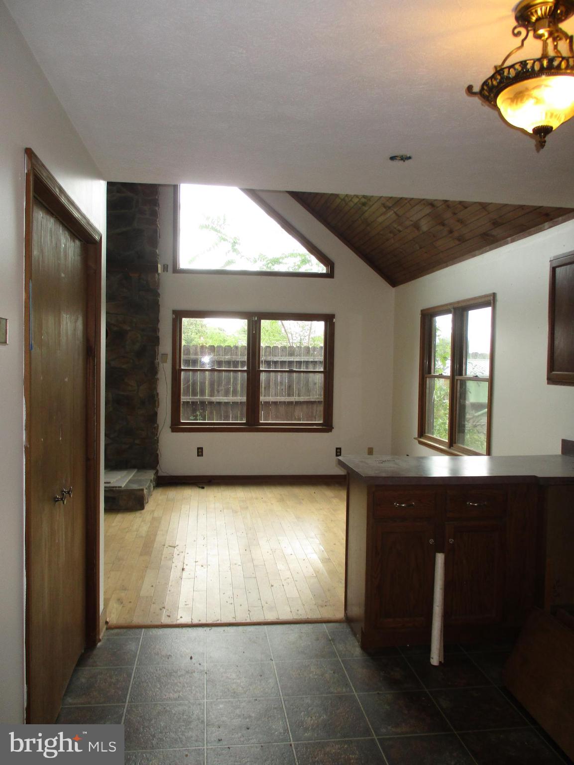 858 New Hope Road Berkeley Springs, WV 25411 - Photo 14 of 22 Gallery Image 14