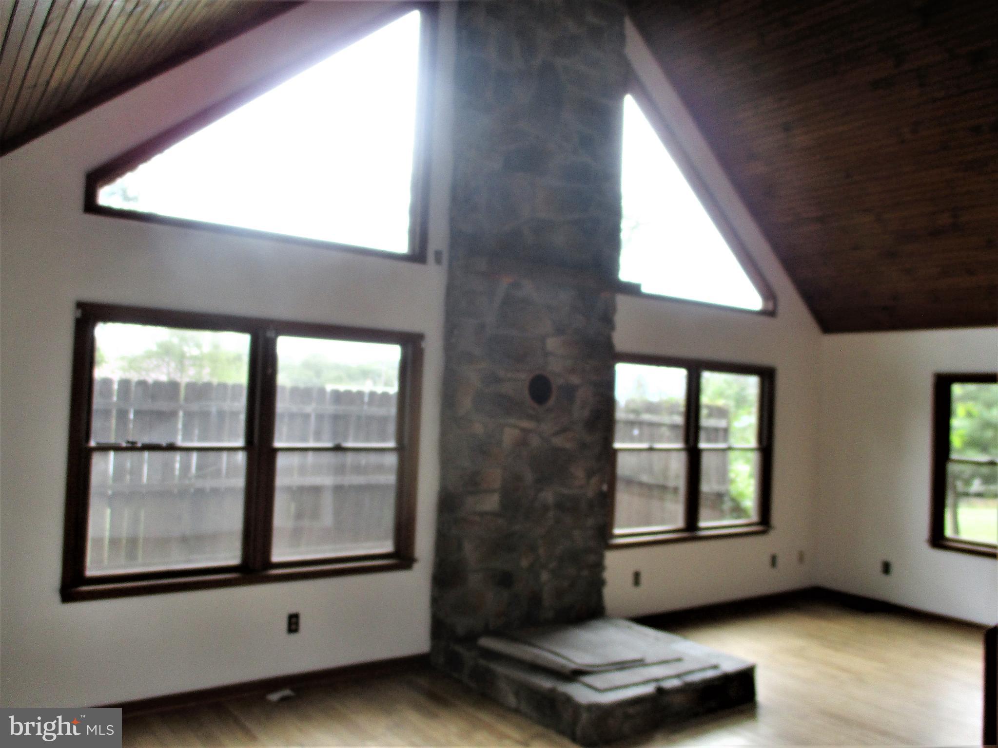 858 New Hope Road Berkeley Springs, WV 25411 - Photo 9 of 22 Gallery Image 9