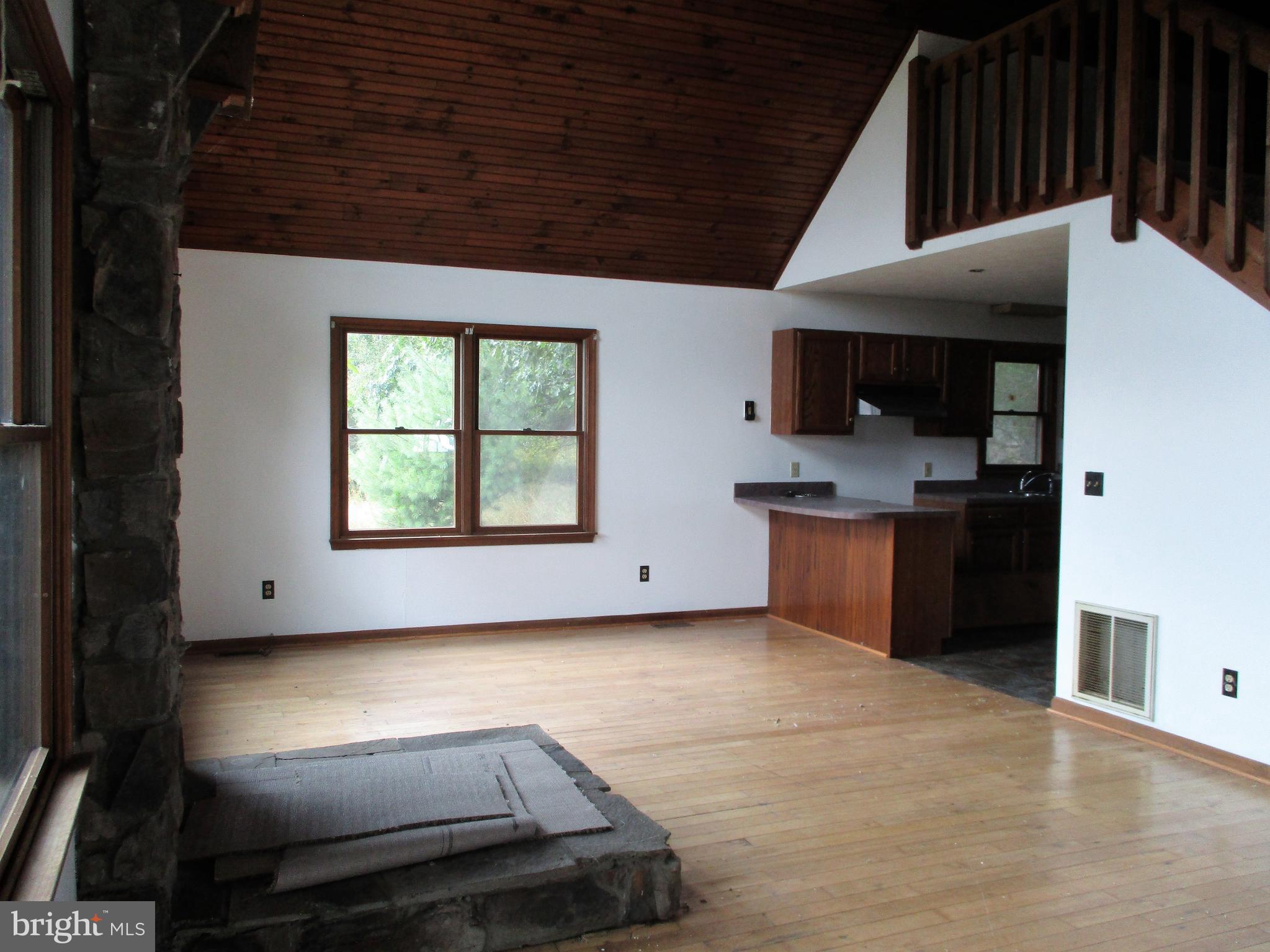858 New Hope Road Berkeley Springs, WV 25411 - Photo 10 of 22 Gallery Image 10