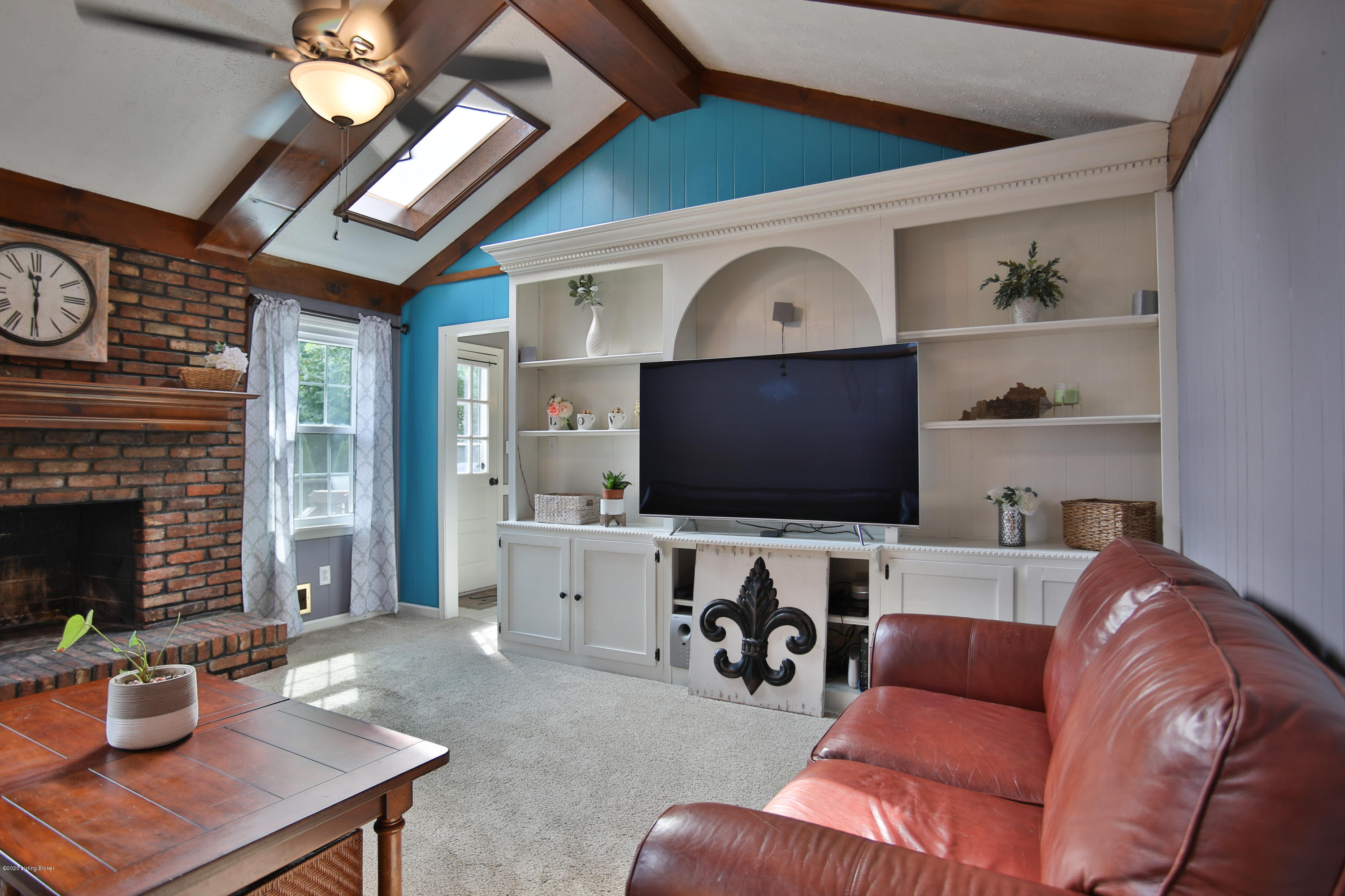 6901 Downs Branch Road Louisville, KY 40228 - Photo 10 of 33 Family room