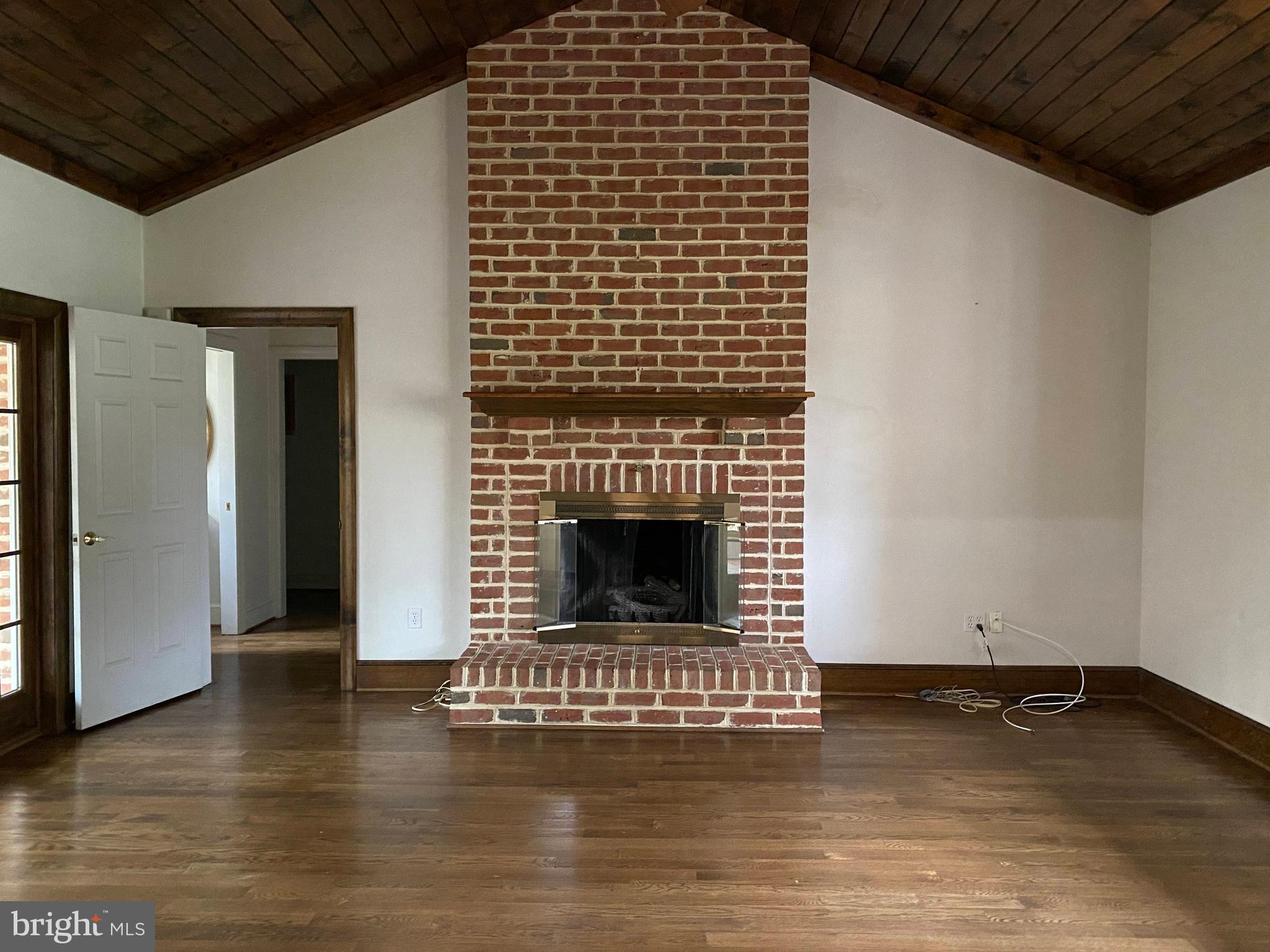 3609 Cimmeron Road York, PA 17402 - Photo 12 of 34 Family room - fireplace #2