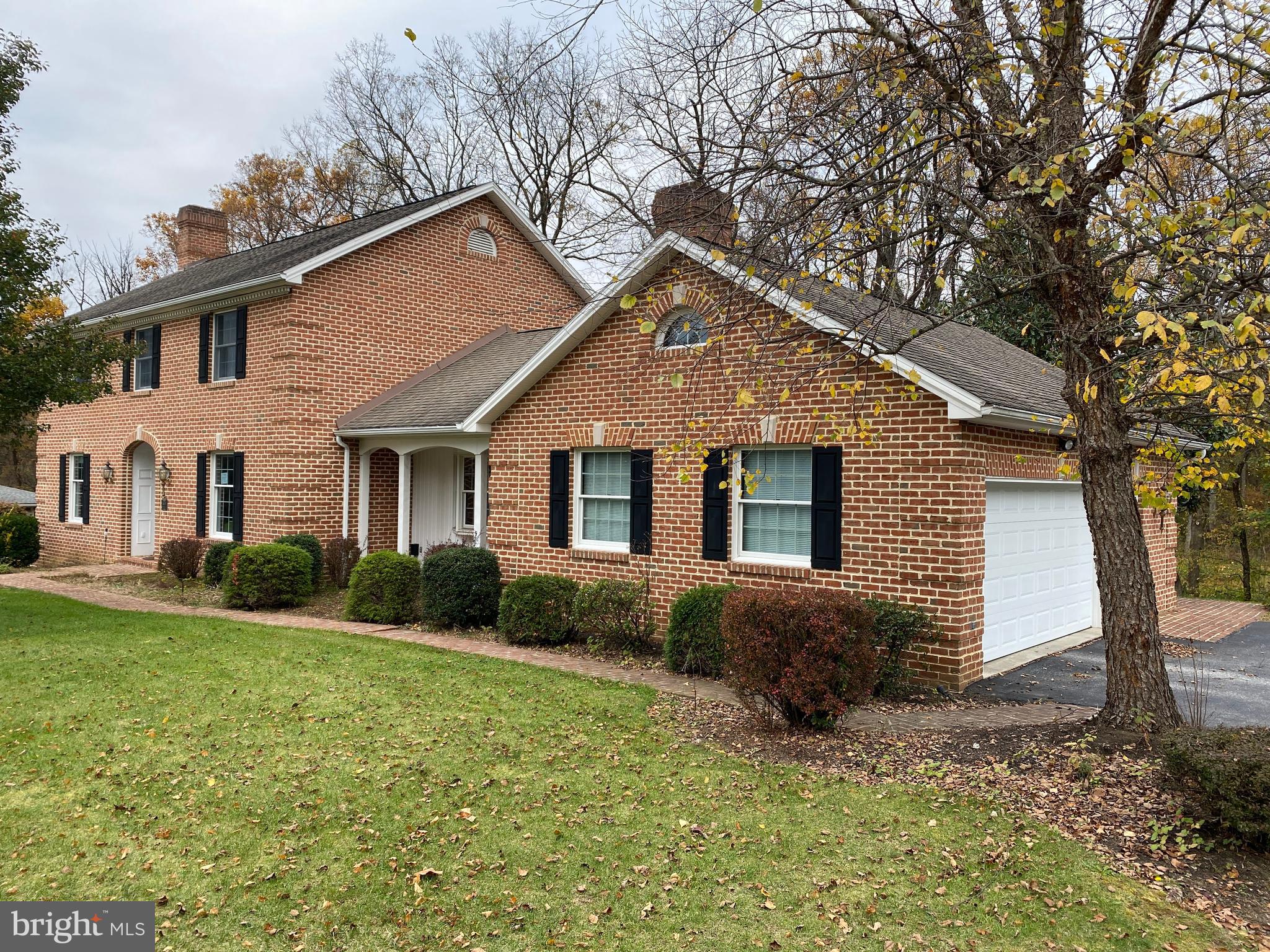 3609 Cimmeron Road York, PA 17402 - Photo 3 of 34 Gallery Image 3