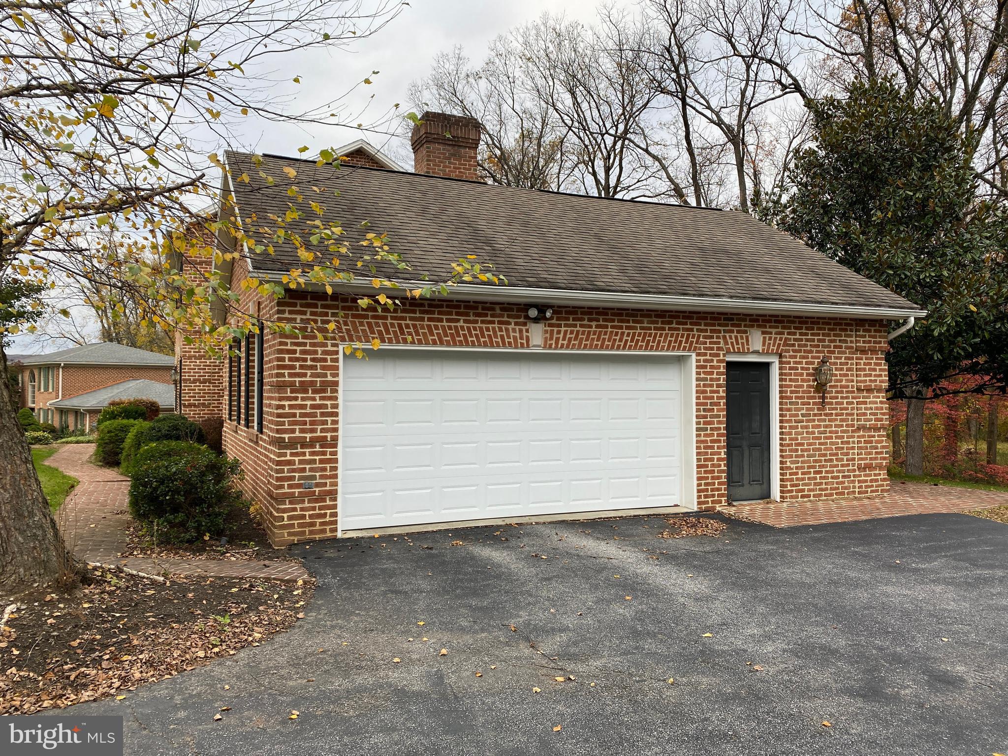 3609 Cimmeron Road York, PA 17402 - Photo 4 of 34 Gallery Image 4