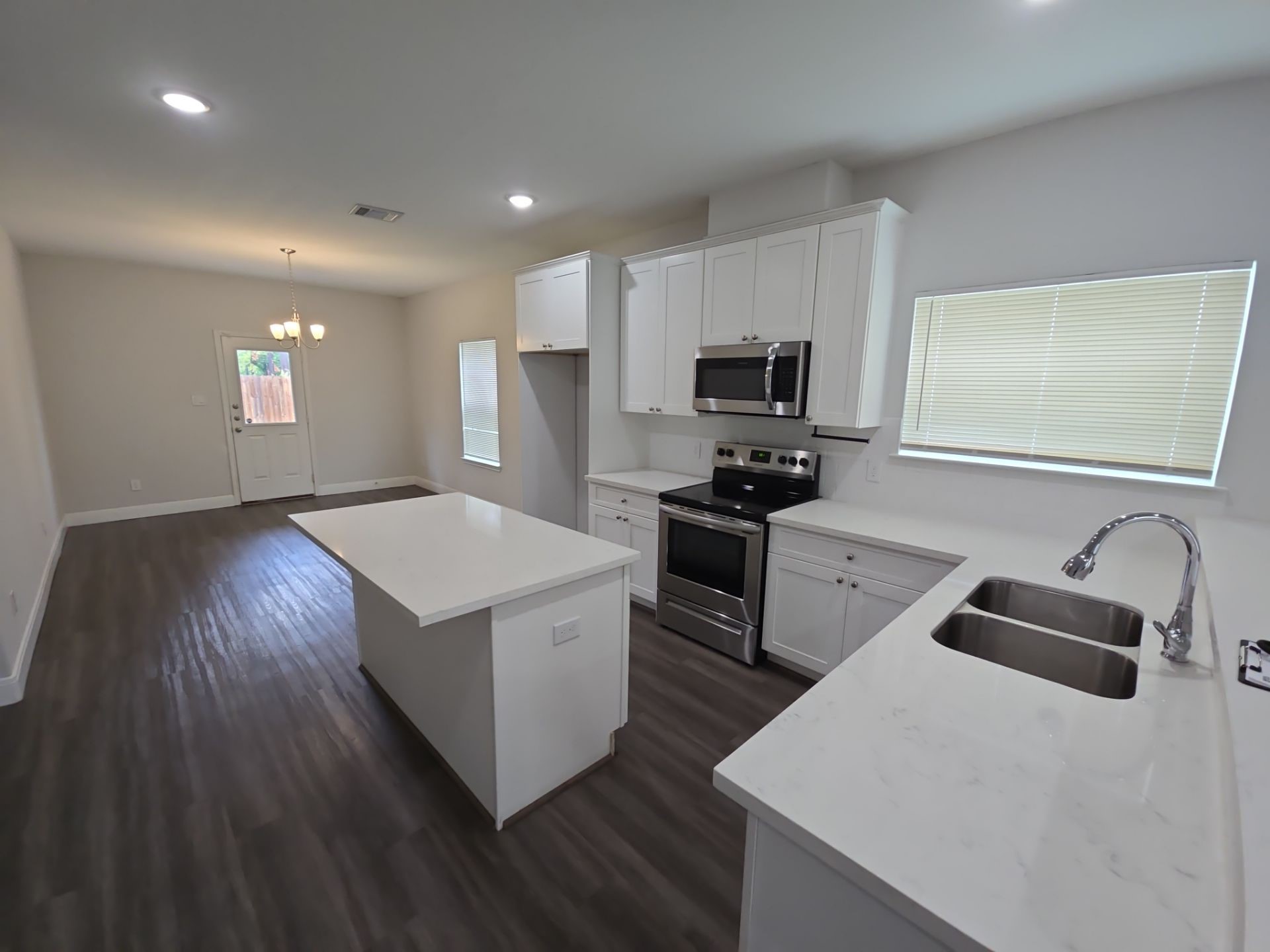 8235 Locksley Road, Unit A Houston, TX 77078 - Photo 4 of 31
