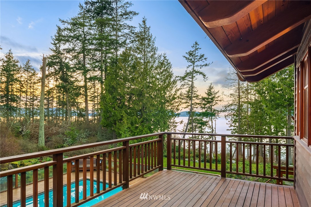 4129 Point Williams Place Bow, WA 98232 - Photo 10 of 40 a view of a balcony with wooden floor and fence