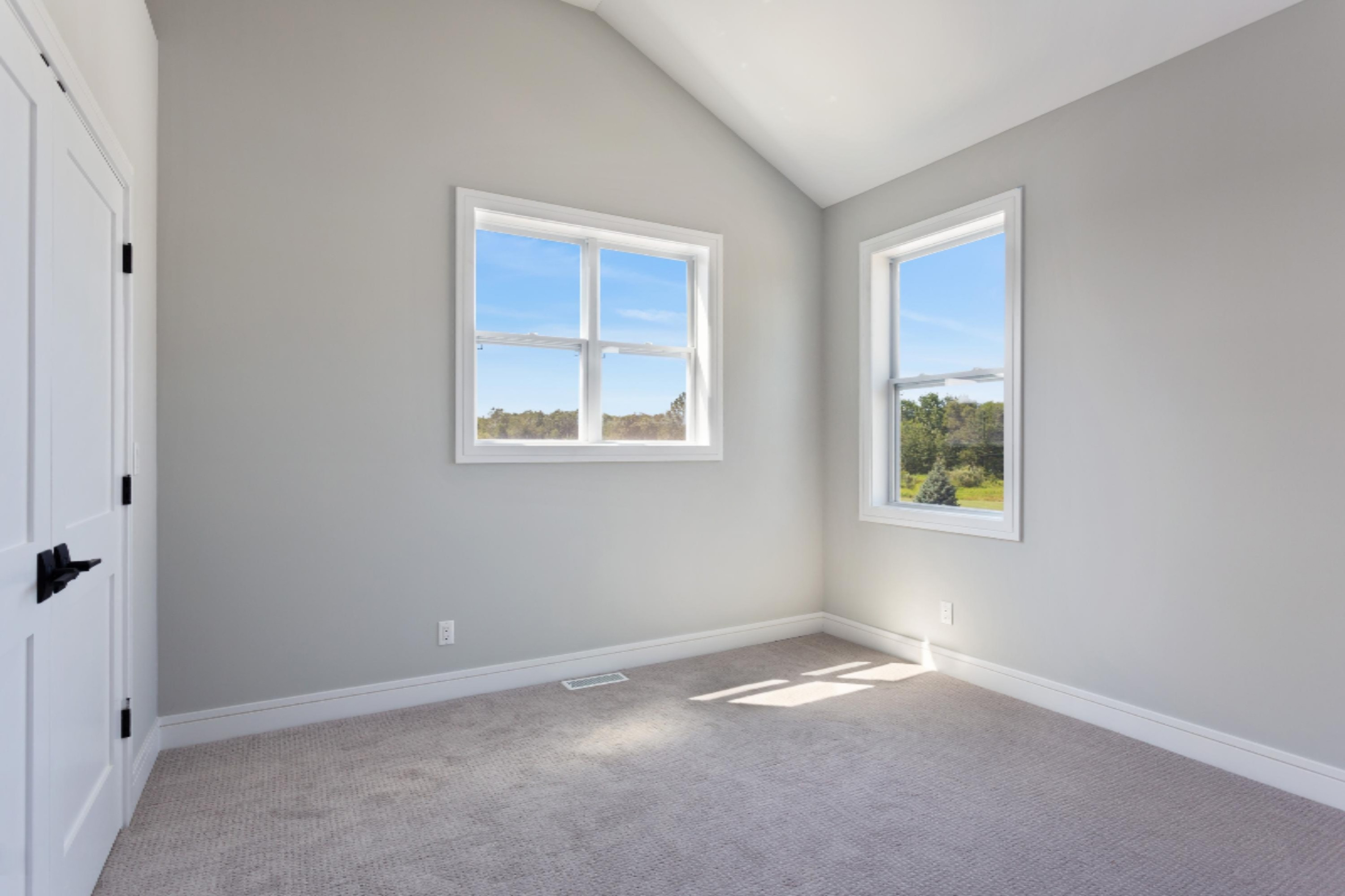 19509 Kluver Road New Buffalo, MI 49117 - Photo 17 of 40 2nd bedroom