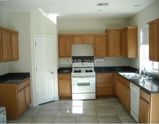 2725 Rimbaud Street Henderson, NV 89044 - Photo 6 of 15 Kitchen.