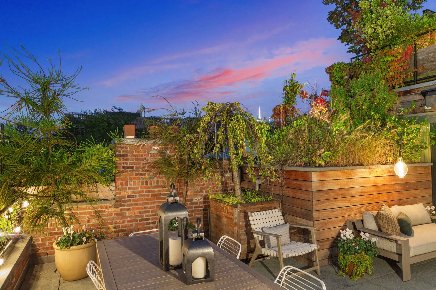 430 Hudson Street Manhattan, NY 10014 - Photo 21 of 35 a view of a terrace with sitting area