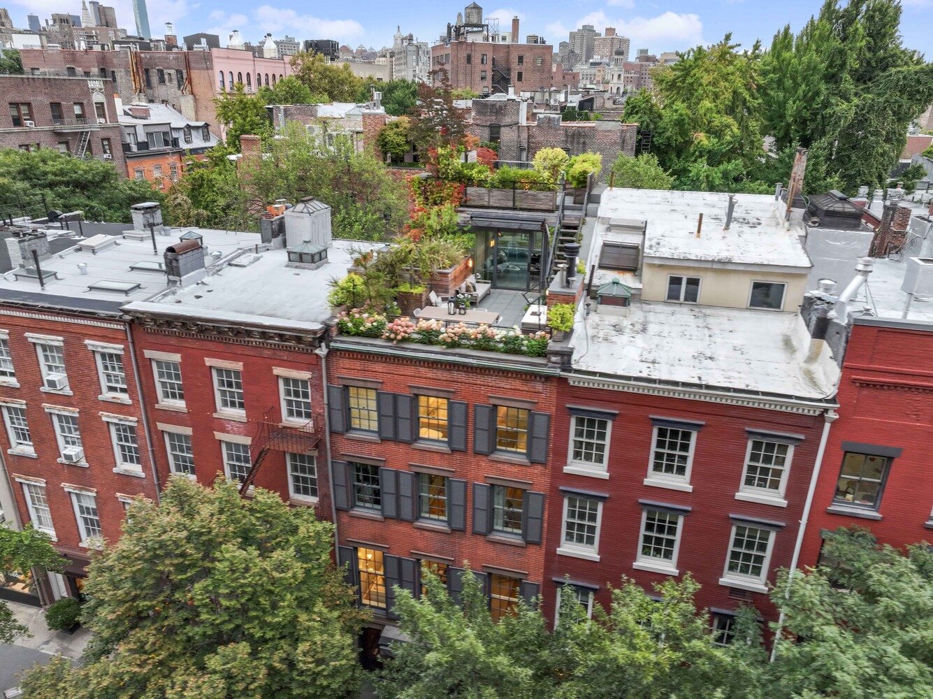 430 Hudson Street Manhattan, NY 10014 - Photo 25 of 35 a view of city with ocean