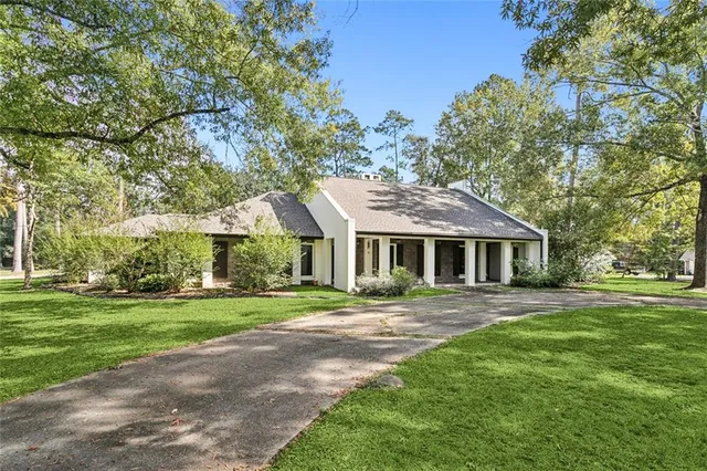 $550,000 | 130 Woodhaven Drive, Ponchatoula, LA 70454