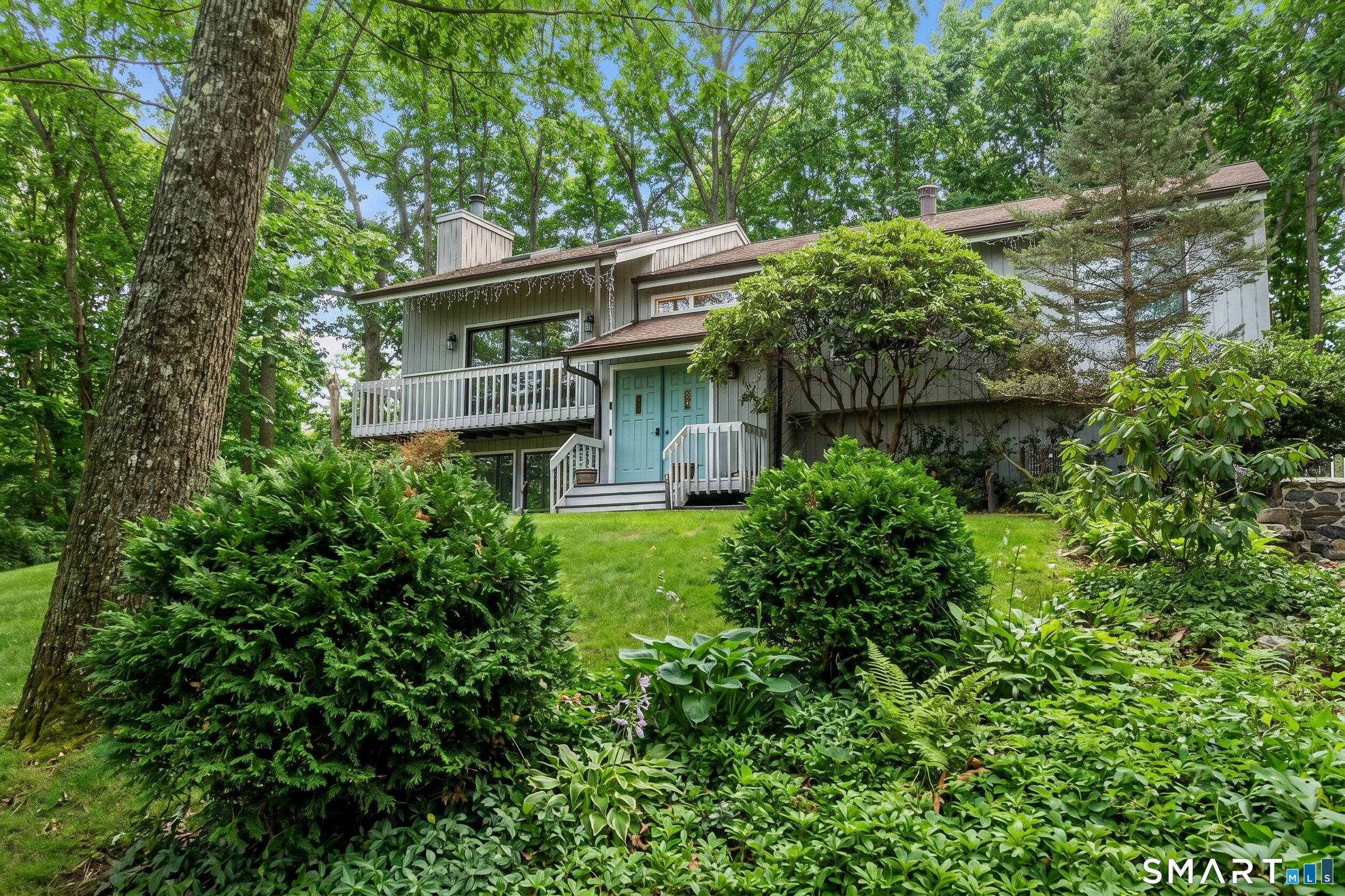 520 Walnut Tree Hill Road Shelton, CT 06484 - Photo 2 of 38 Gallery Image 2