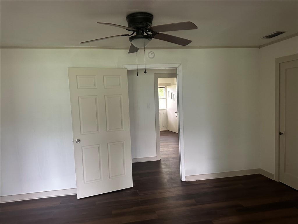 215 West Heard Street Refugio, TX 78377 - Photo 11 of 26