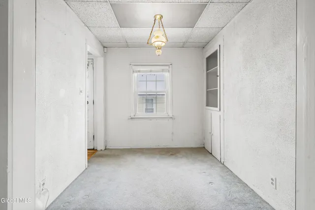 $250,000 | 268 Maryland Avenue East, East Greenbush, NY 12144