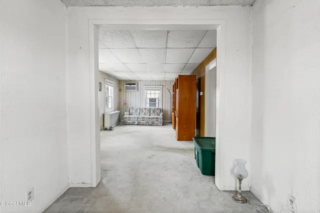 $250,000 | 268 Maryland Avenue East, East Greenbush, NY 12144