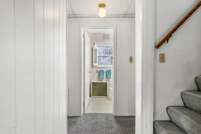 $250,000 | 268 Maryland Avenue East, East Greenbush, NY 12144